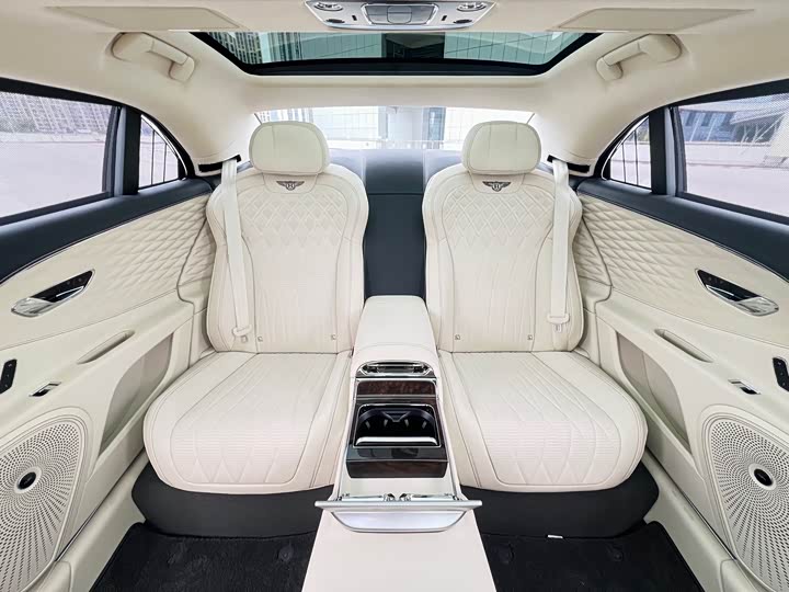 Фото 9 - Bentley Flying Spur