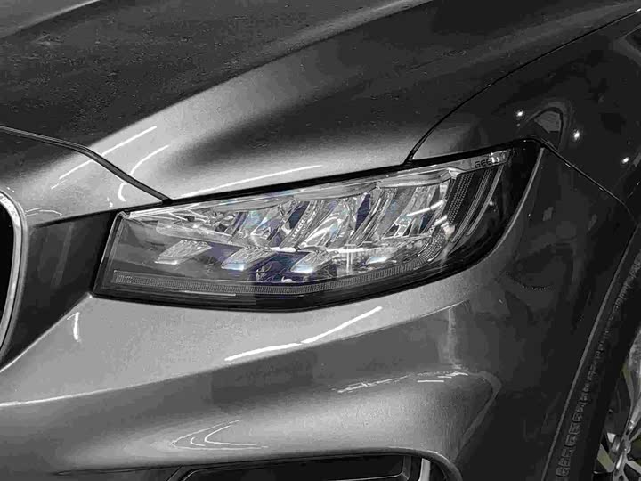 Фото 5 - Geely Atlas