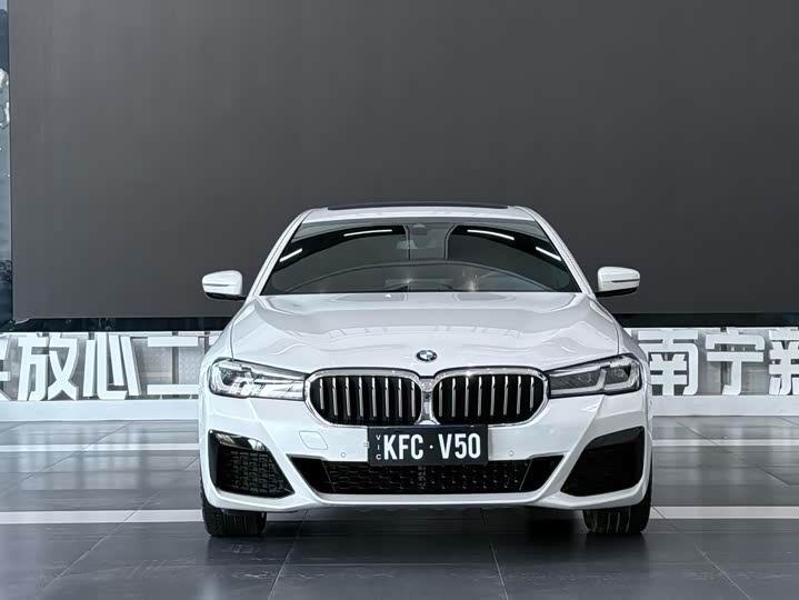 Фото 2 - BMW 5 Series