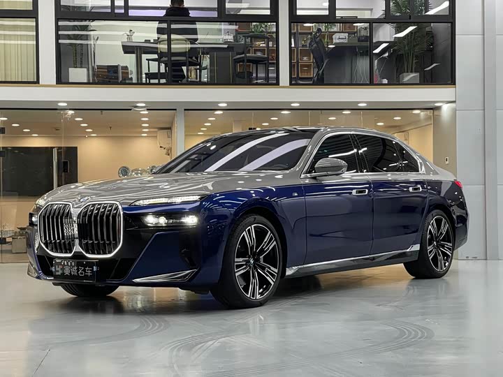 Фото 1 - BMW 7 Series