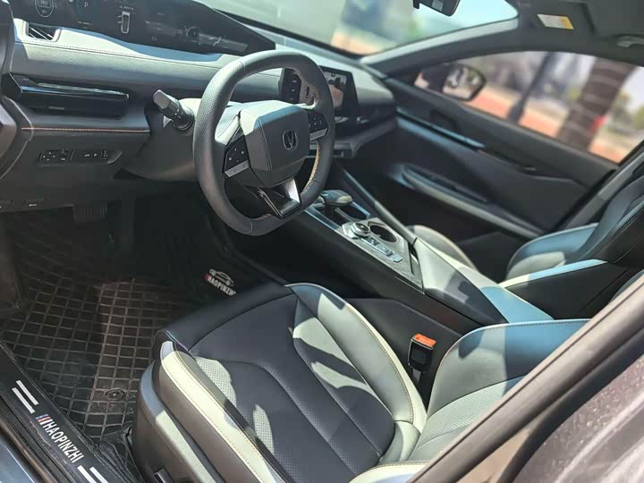 Фото 7 - Changan UNI-V