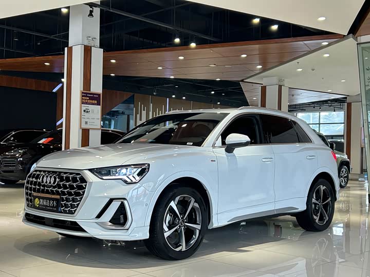 Фото 1 - Audi Q3