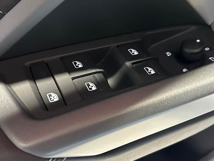 Фото 6 - Audi Q3