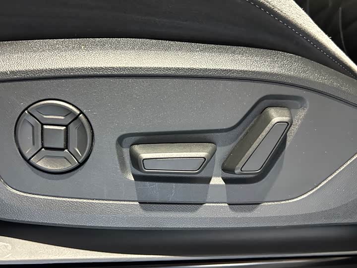 Фото 9 - Audi Q3