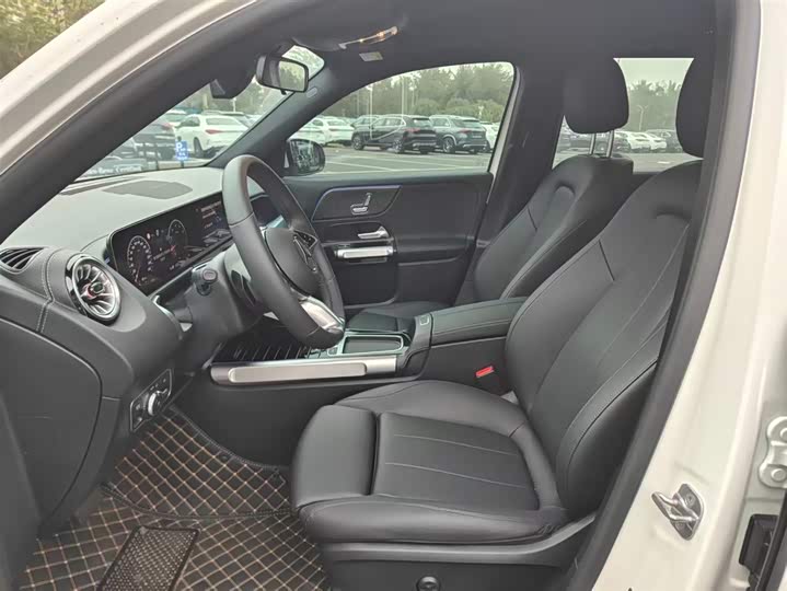 Фото 4 - Mercedes-Benz GLB-Class