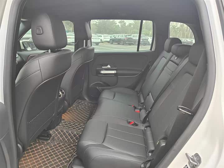 Фото 6 - Mercedes-Benz GLB-Class