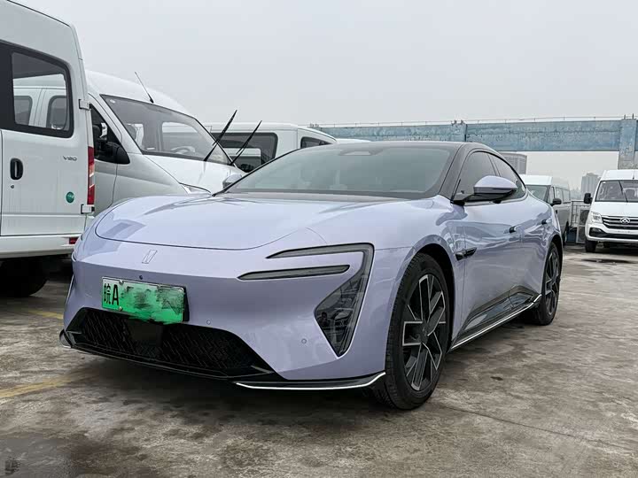 Фото 1 - Avatr 06