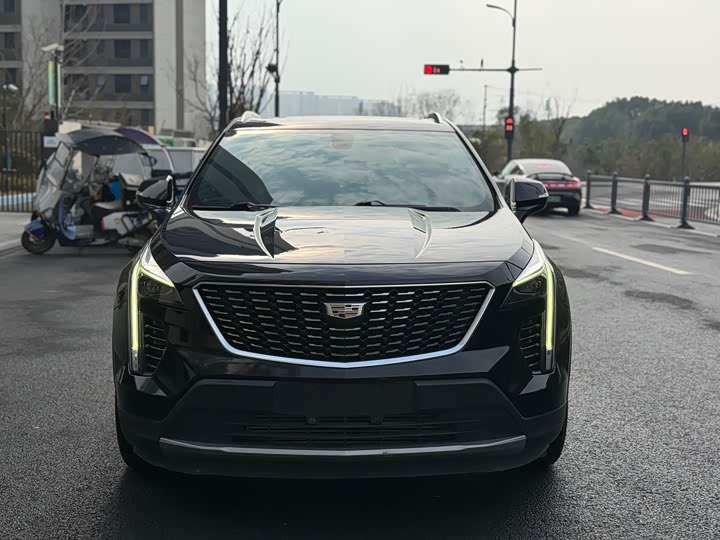 Фото 2 - Cadillac XT4