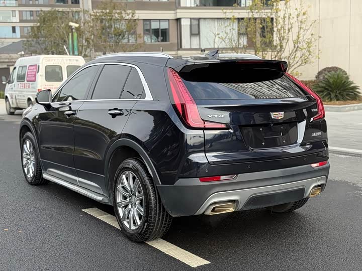 Фото 7 - Cadillac XT4