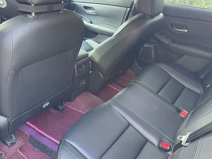 Фото 4 - Nissan Sylphy