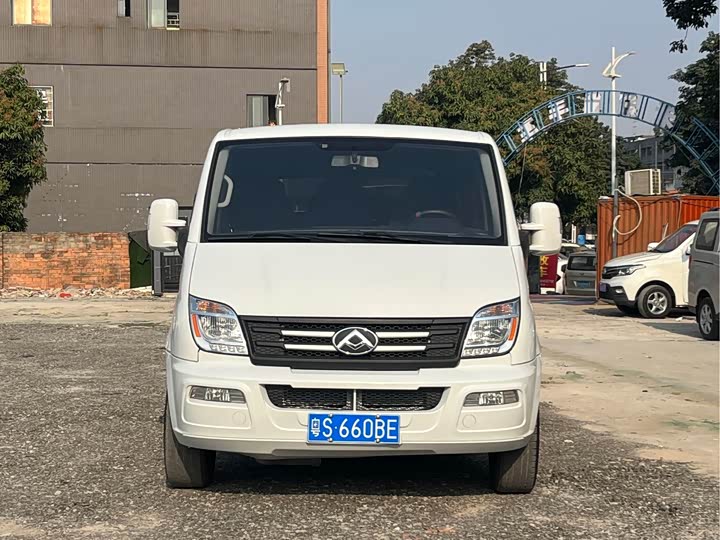 Фото 2 - Maxus V80