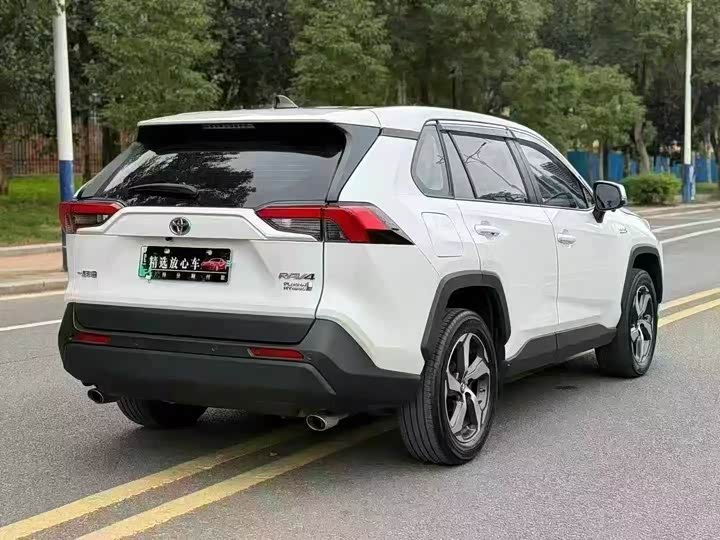 Фото 3 - Toyota RAV4 Hybrid