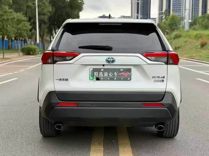 Фото 8 - Toyota RAV4 Hybrid