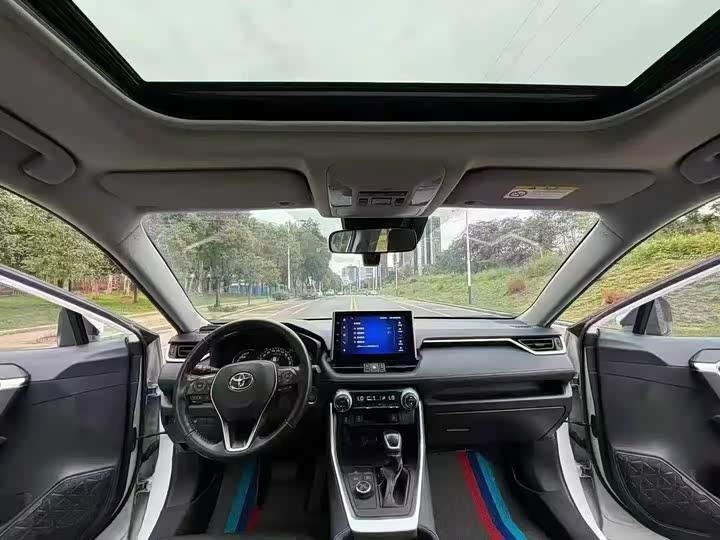 Фото 9 - Toyota RAV4 Hybrid