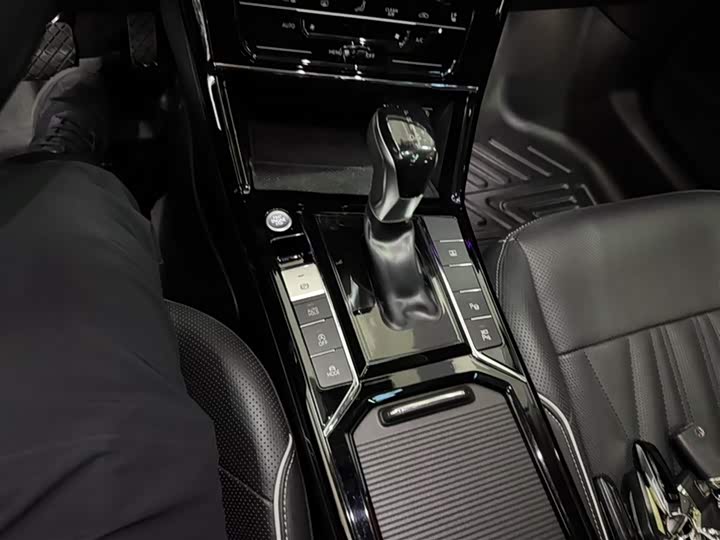 Фото 7 - Volkswagen Passat