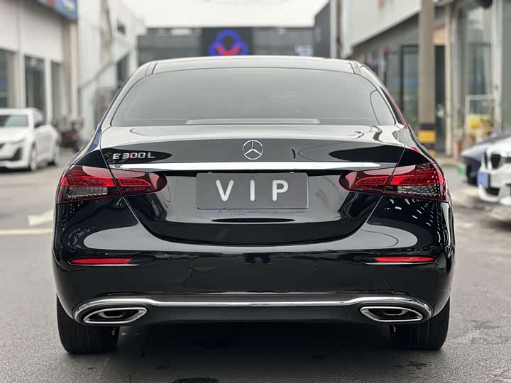 Фото 4 - Mercedes-Benz E-Class