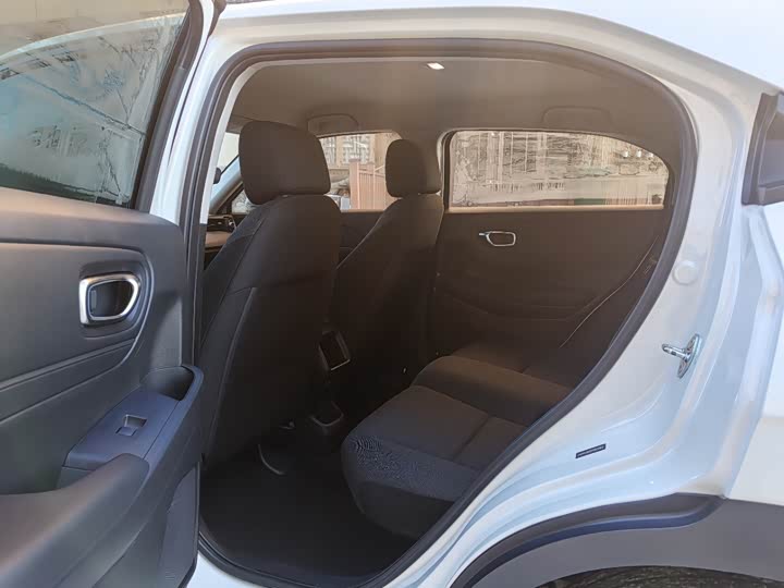 Фото 8 - Honda Vezel