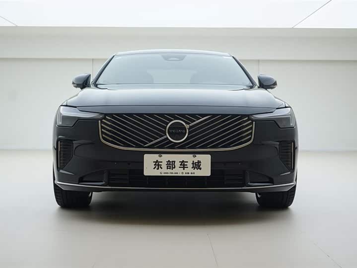 Фото 2 - Volvo S90