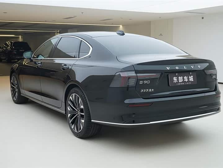 Фото 4 - Volvo S90