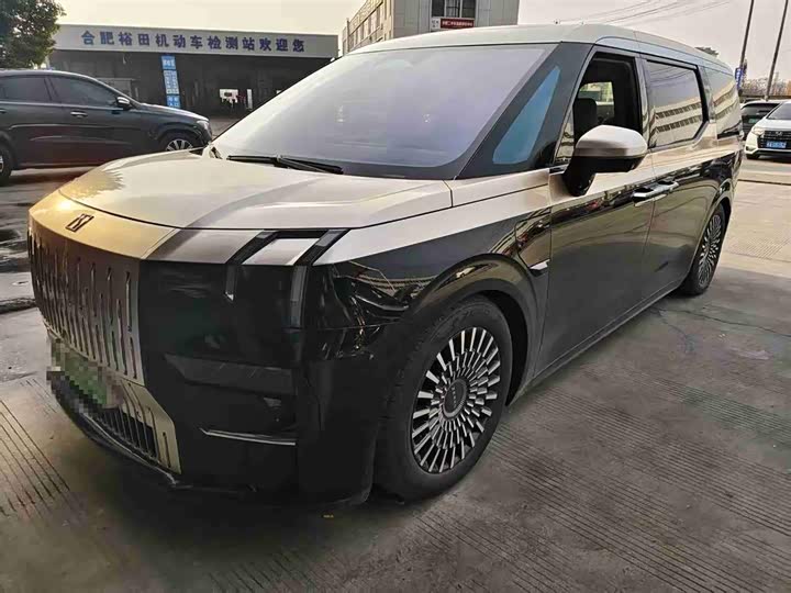 Фото 1 - Zeekr 009