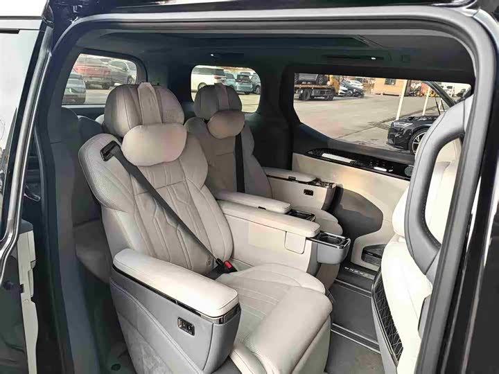 Фото 8 - Zeekr 009