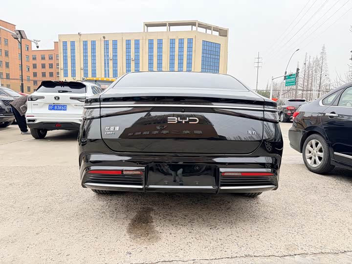 Фото 3 - BYD Seal