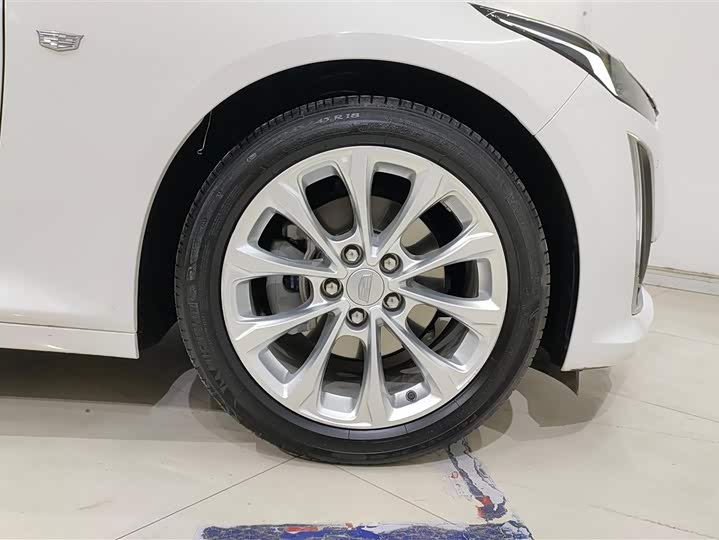 Фото 6 - Cadillac CT5