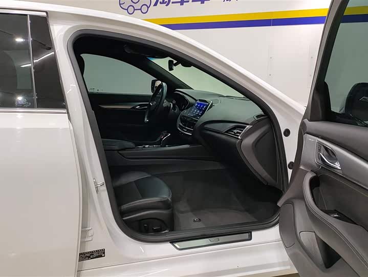 Фото 8 - Cadillac CT5