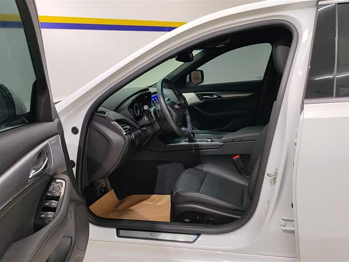 Фото 9 - Cadillac CT5