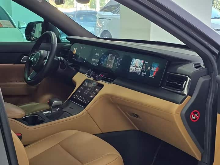 Фото 8 - LiXiang One