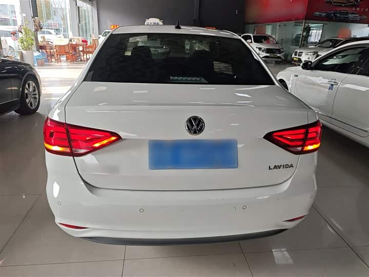 Фото 6 - Volkswagen Lavida