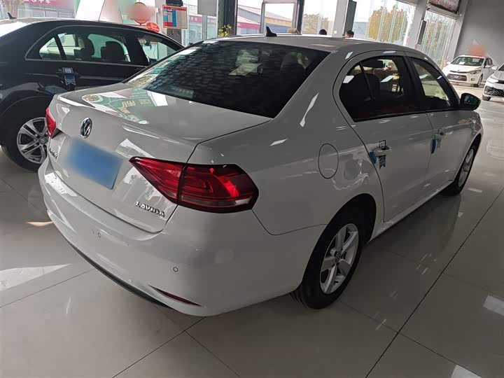 Фото 7 - Volkswagen Lavida