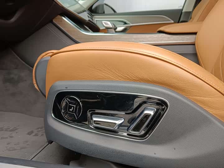 Фото 9 - Audi A8