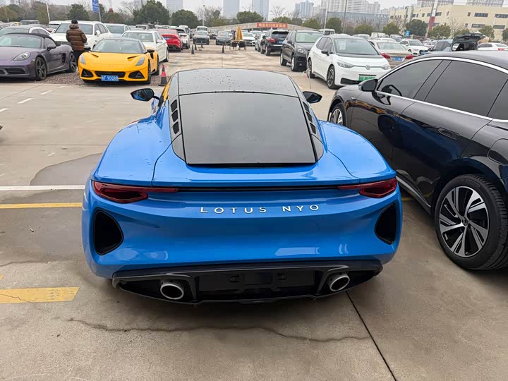 Фото 4 - Lotus Emira