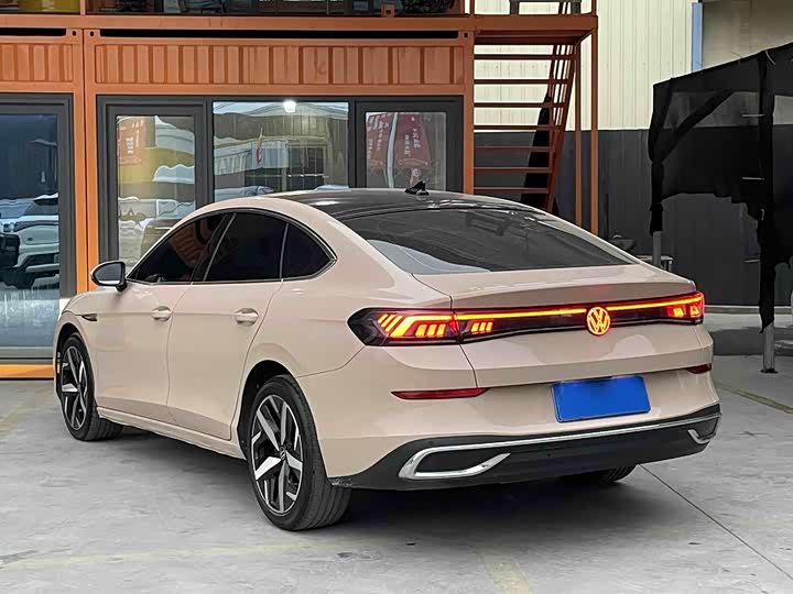 Фото 9 - Volkswagen Lamando L