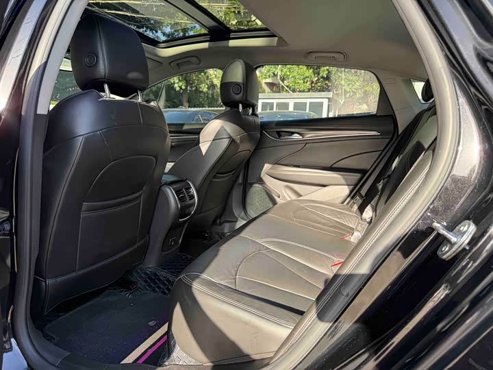 Фото 9 - Buick LaCrosse