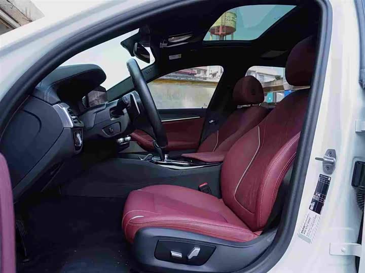 Фото 9 - BMW 5 Series