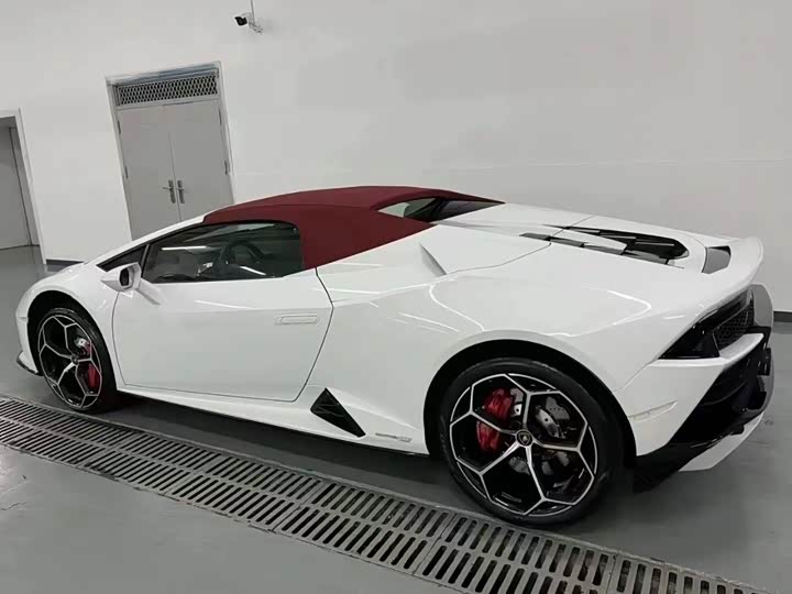 Фото 2 - Lamborghini Huracán