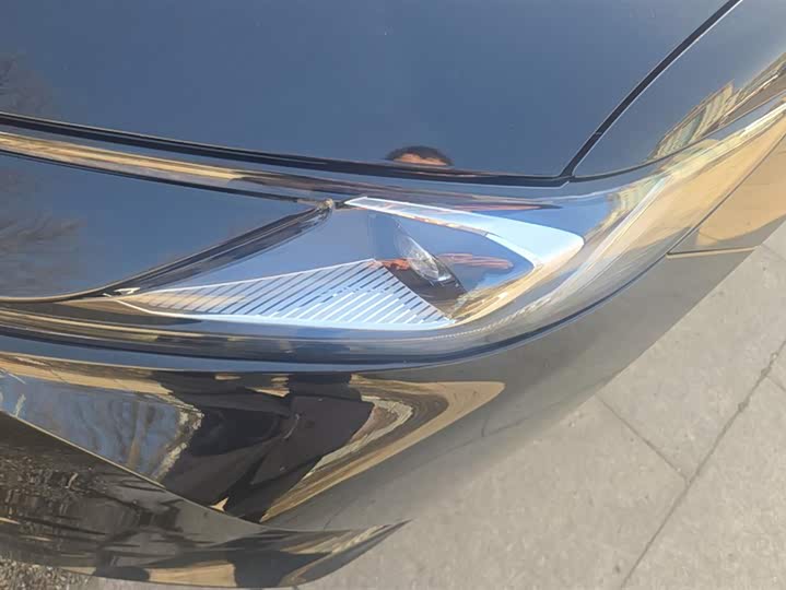 Фото 5 - Toyota Camry