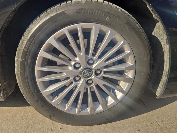 Фото 6 - Toyota Camry