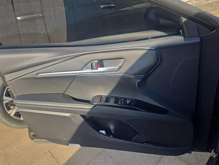 Фото 7 - Toyota Camry