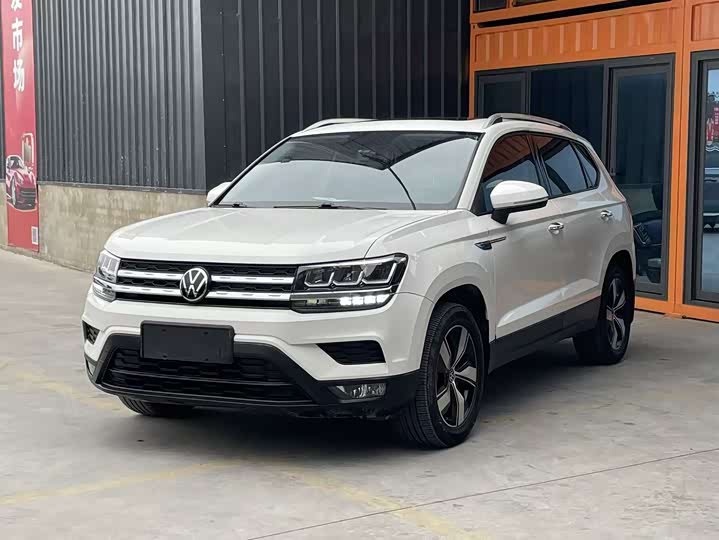 Фото 1 - Volkswagen Tharu