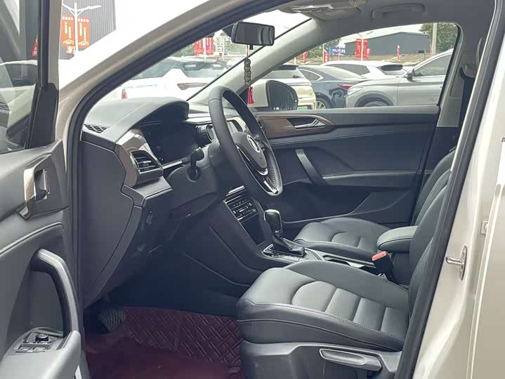 Фото 4 - Volkswagen Tharu