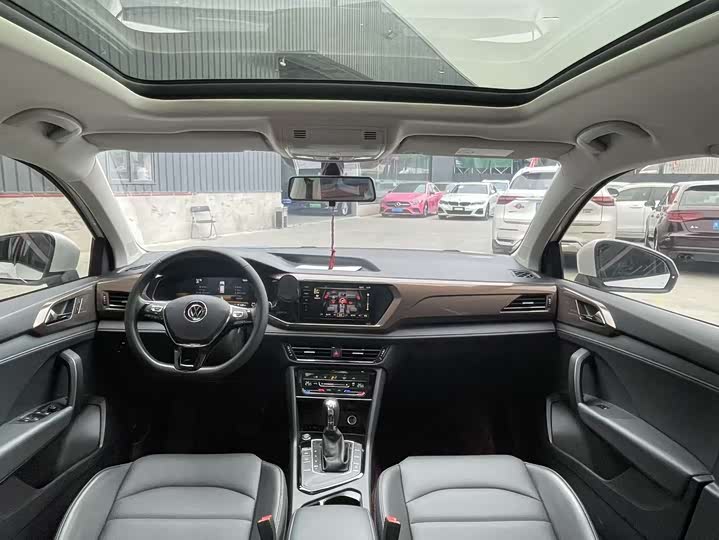 Фото 5 - Volkswagen Tharu