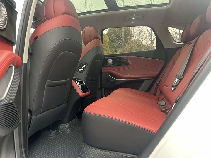 Фото 8 - Exeed RX