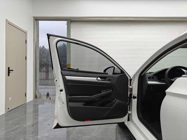 Фото 8 - Volkswagen Lamando L