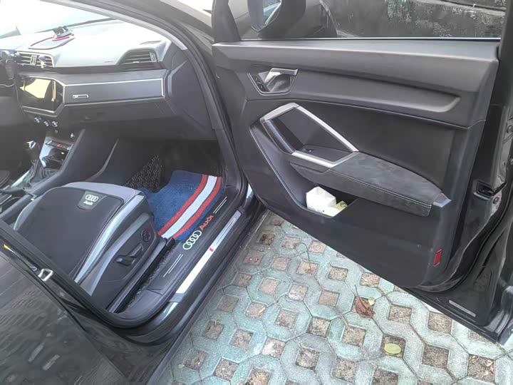 Фото 4 - Audi Q3