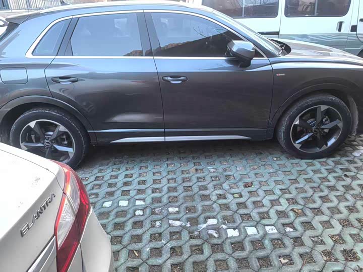 Фото 5 - Audi Q3