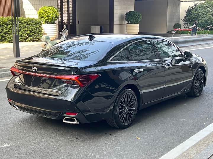 Фото 4 - Toyota Avalon