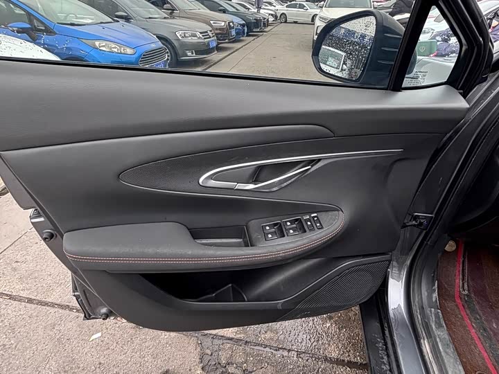 Фото 5 - Changan UNI-T